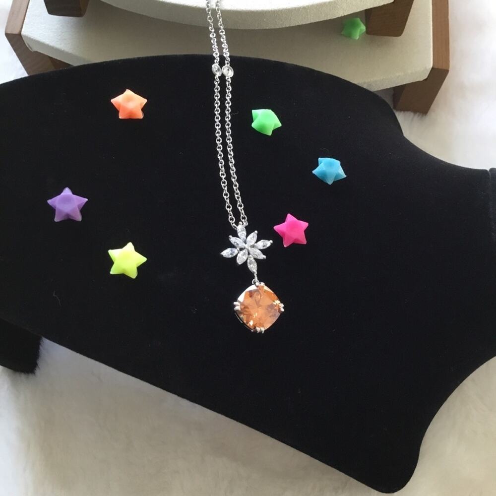 Yellow Crystal with Flower Interlocking Necklace - Picture 2 of 6